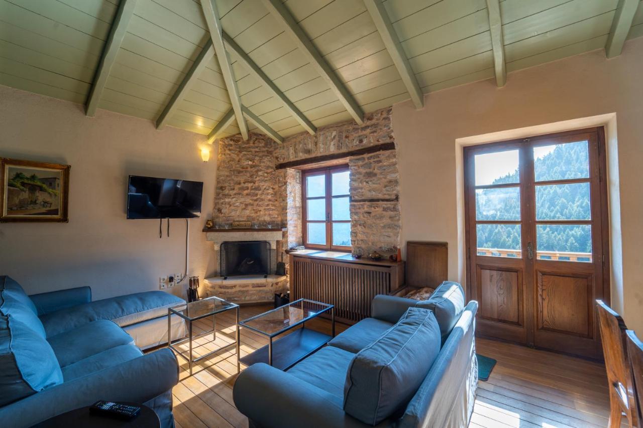 Villa Korfes: Three-Story Family Retreat Karpenisi Exterior photo