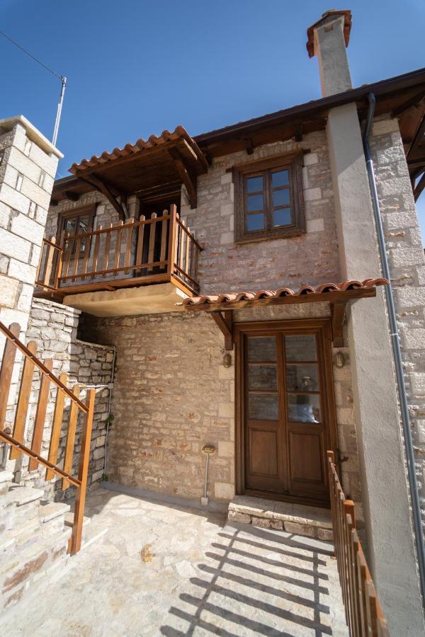 Villa Korfes: Three-Story Family Retreat Karpenisi Exterior photo