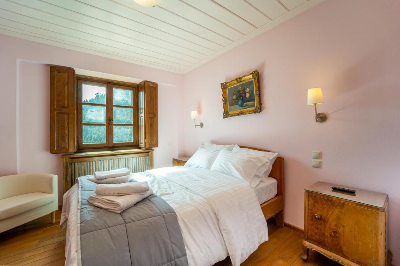 Villa Korfes: Three-Story Family Retreat Karpenisi Exterior photo